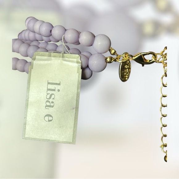 Lisa e Lilac Necklace - Picture 2 of 4
